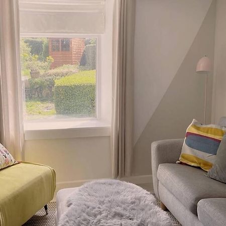 Cosy 2-Bedroom Family Cottage Centrally Located. Leedstown Exterior photo